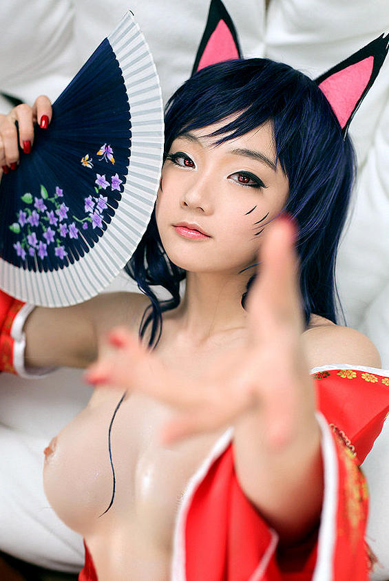 Asian Girls Pictures: Young asian kitty.